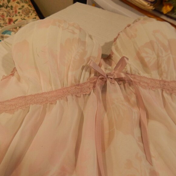 Apt 9 Intimate Pink Nightie with Pantys. - Picture 4 of 8